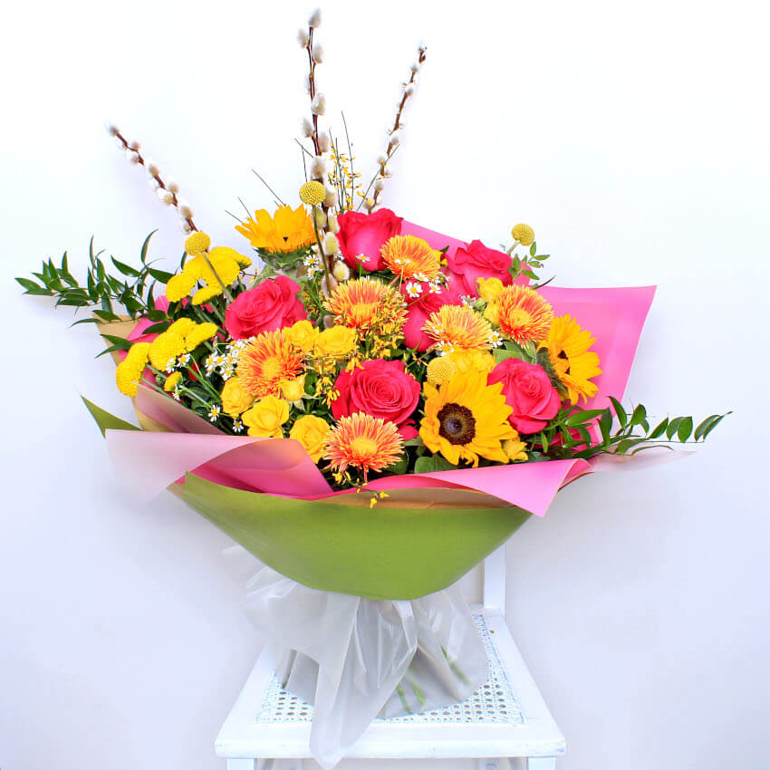 VIBRANT FLORIST DESIGNED BOUQUET
