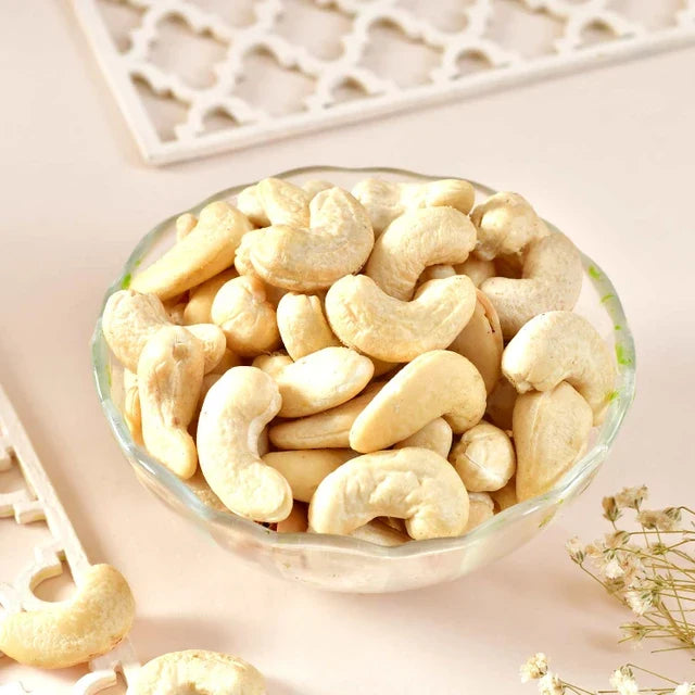 Royal Raja Rani Rakhi Cocolate & Cashew Set