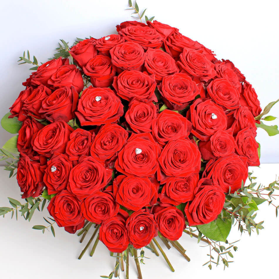 LUXURY 50 RED ROSES