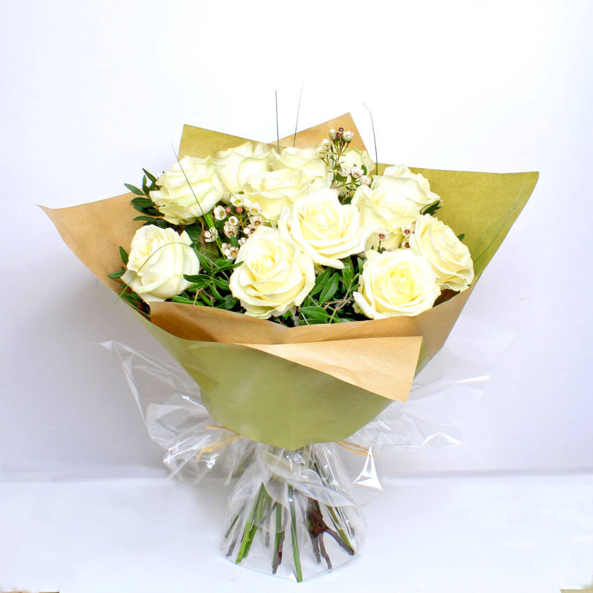 LUXURY 12 WHITE ROSES