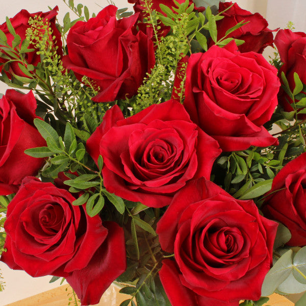 Luxury Dozen Red Roses